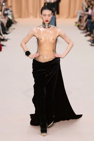 Look 18